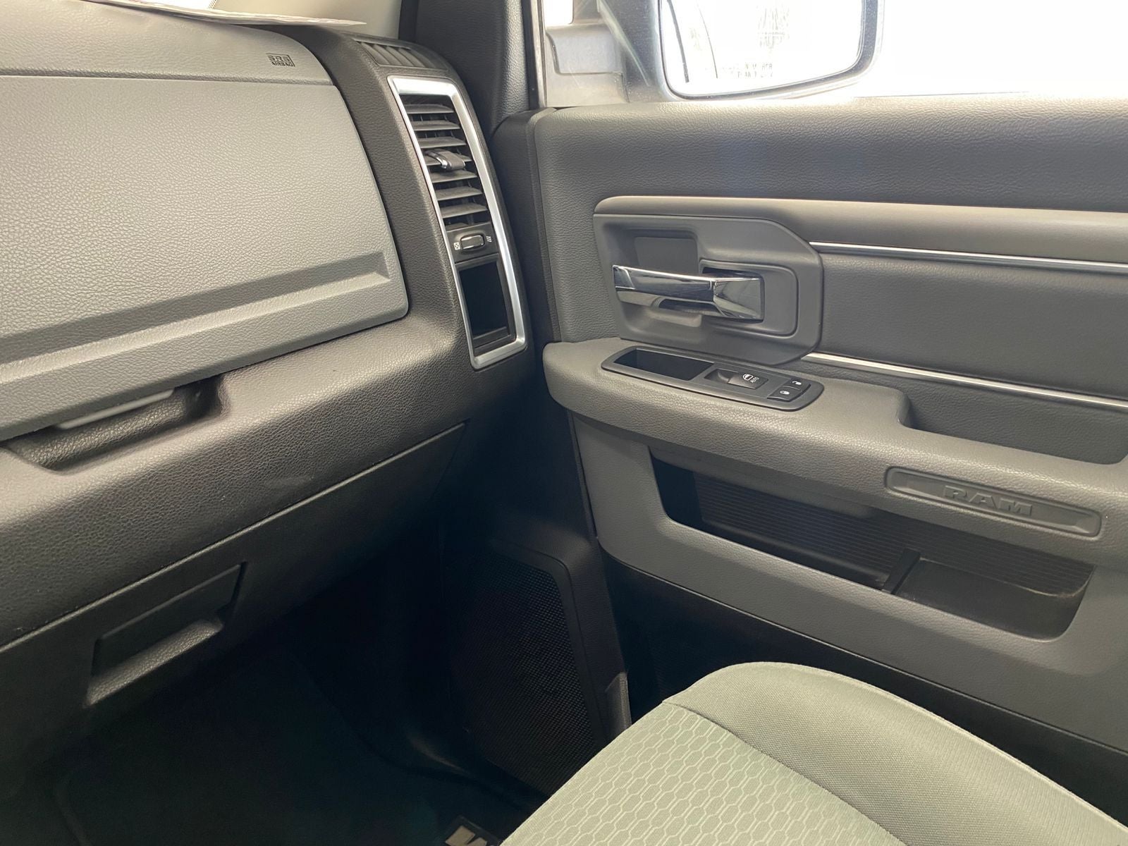 2020 RAM 1500 3.6 V6 Crew Cab SLT At