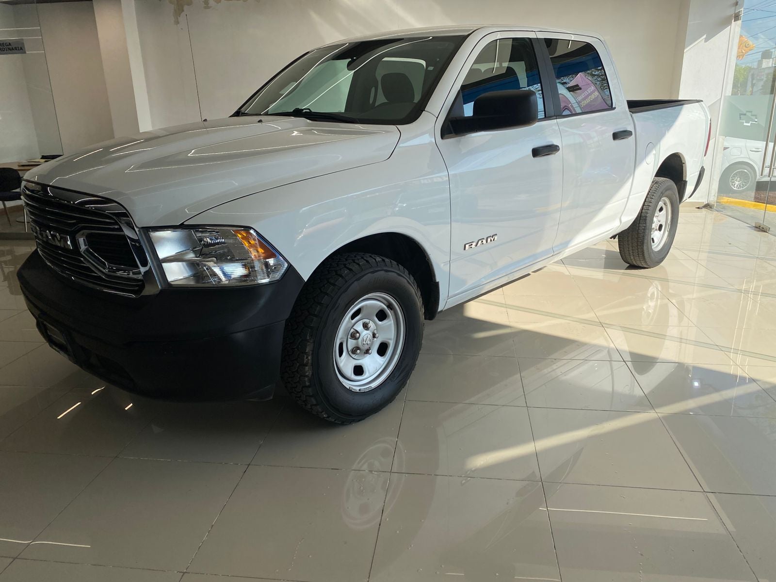 2020 RAM 1500 3.6 V6 Crew Cab SLT At