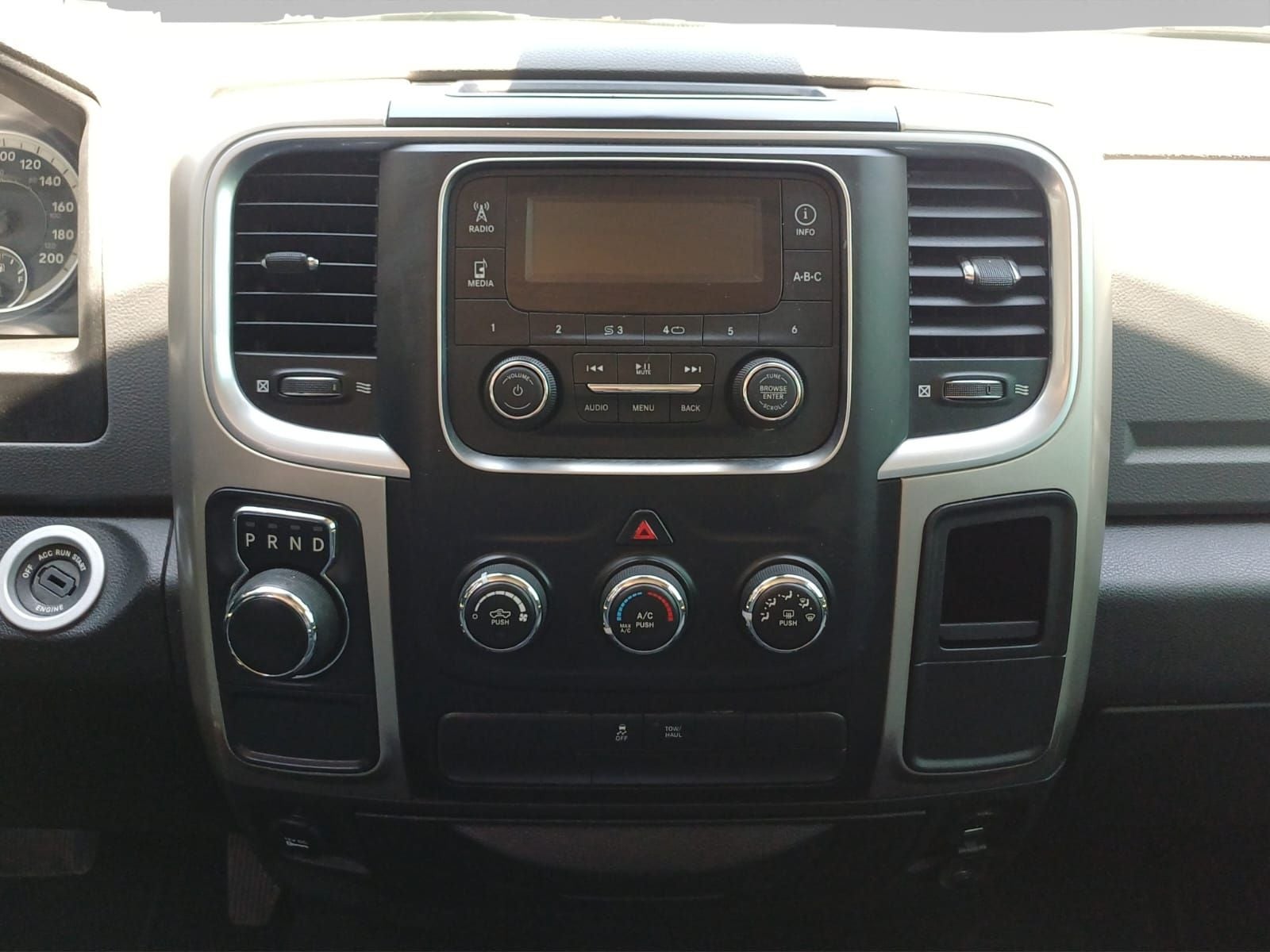 2020 RAM 1500 5.7 V8 Crew Cab SLT At