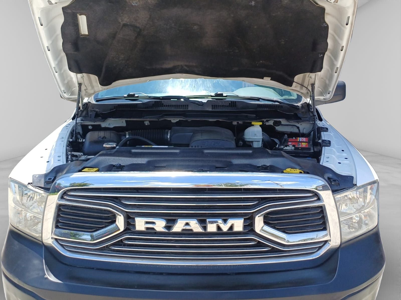 2020 RAM 1500 5.7 V8 Crew Cab SLT At