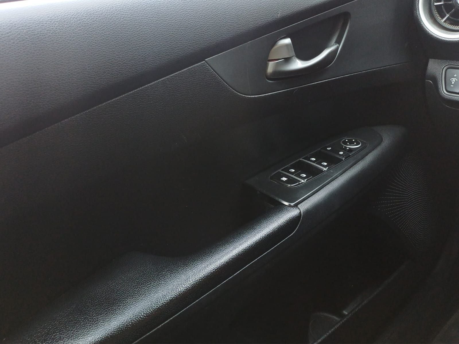 2021 Kia Forte 2.0 L 4 p At