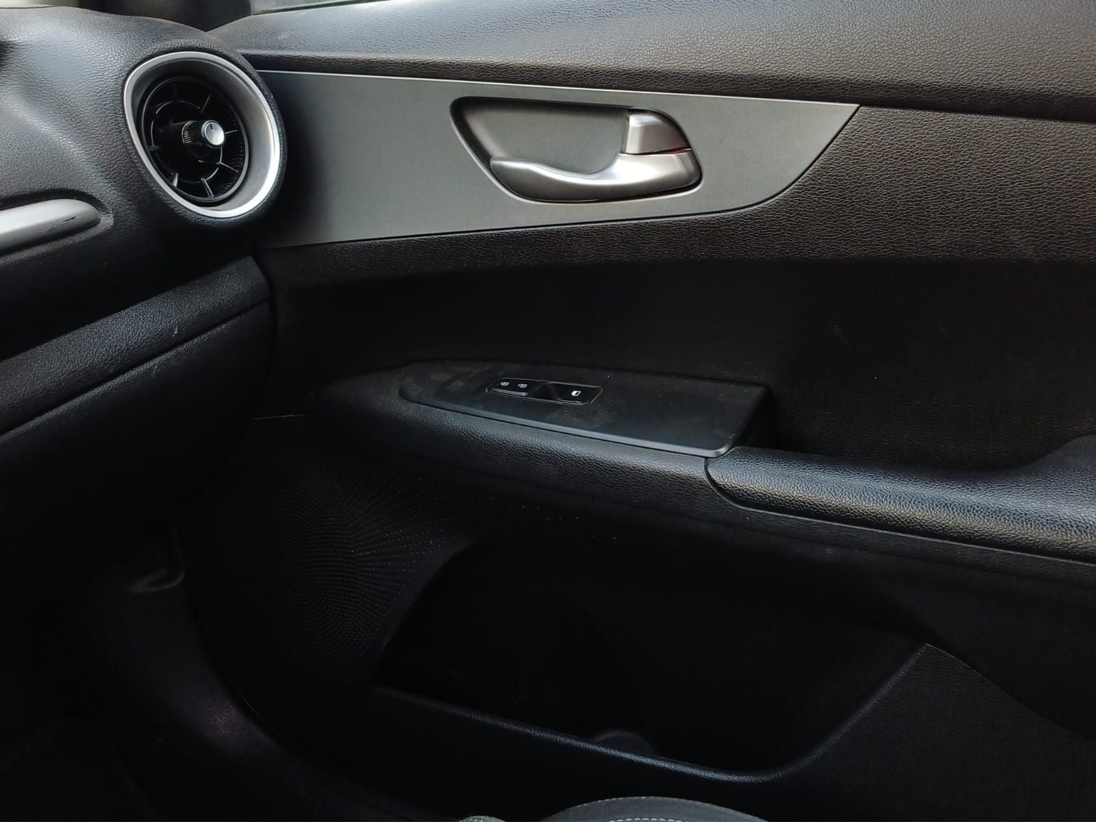 2021 Kia Forte 2.0 L 4 p At