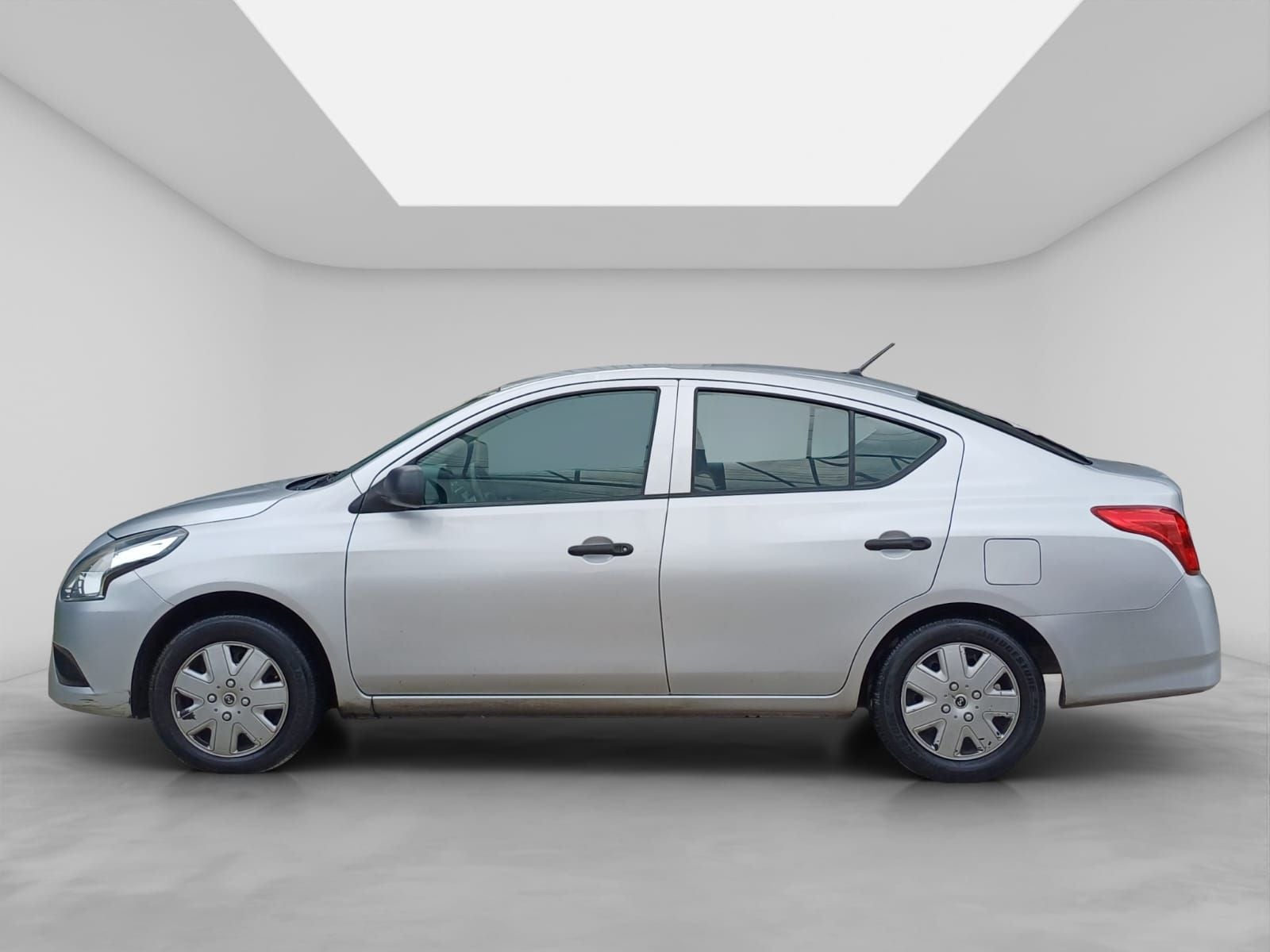 2020 Nissan V-Drive 1.6 A/C Mt