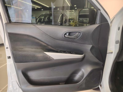 2020 Nissan NP300 Doble Cabina 2.5 SE Paq Seguridad Mt