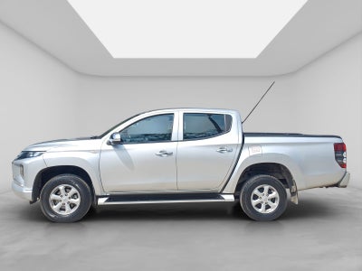 2020 Mitsubishi L200 2.4 Glx Cabina Doble 4x4 Diesel Mt