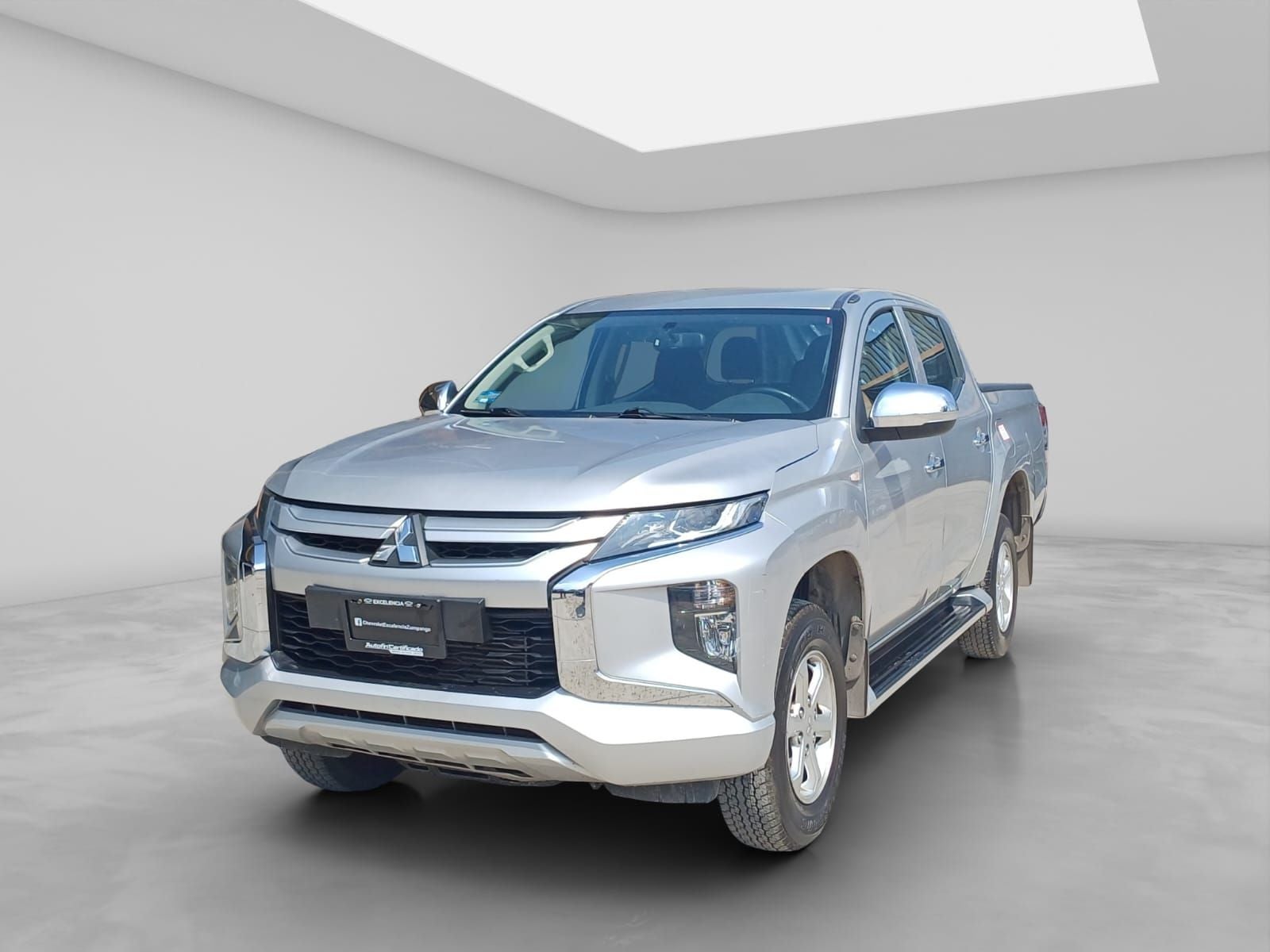 2020 Mitsubishi L200 2.4 Glx Cabina Doble 4x4 Diesel Mt