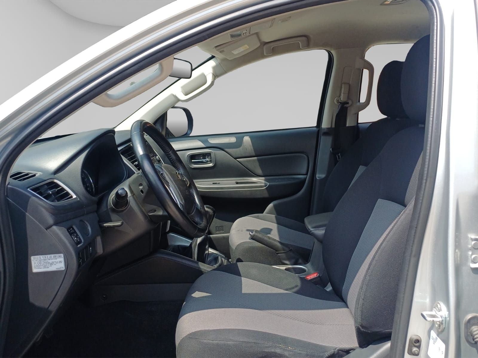 2020 Mitsubishi L200 2.4 Glx Cabina Doble 4x4 Diesel Mt