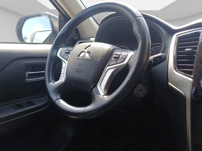 2020 Mitsubishi L200 2.4 Glx Cabina Doble 4x4 Diesel Mt