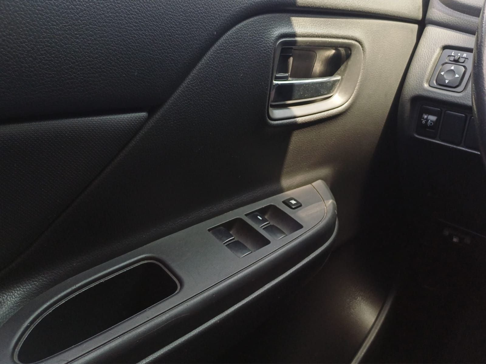 2020 Mitsubishi L200 2.4 Glx Cabina Doble 4x4 Diesel Mt