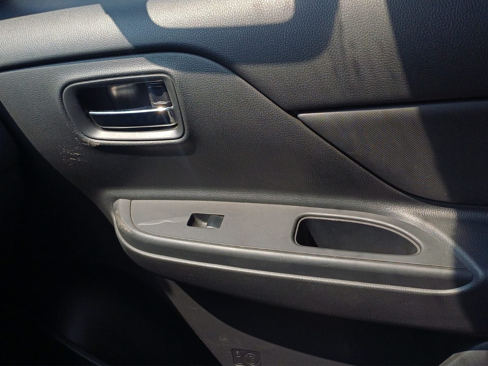 2020 Mitsubishi L200 2.4 Glx Cabina Doble 4x4 Diesel Mt