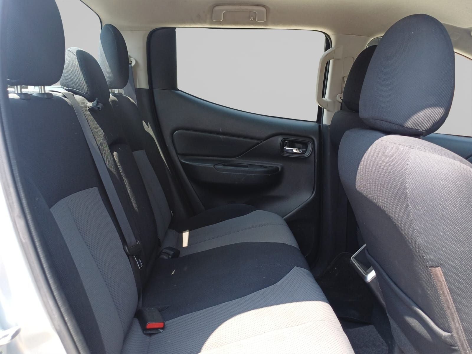 2020 Mitsubishi L200 2.4 Glx Cabina Doble 4x4 Diesel Mt