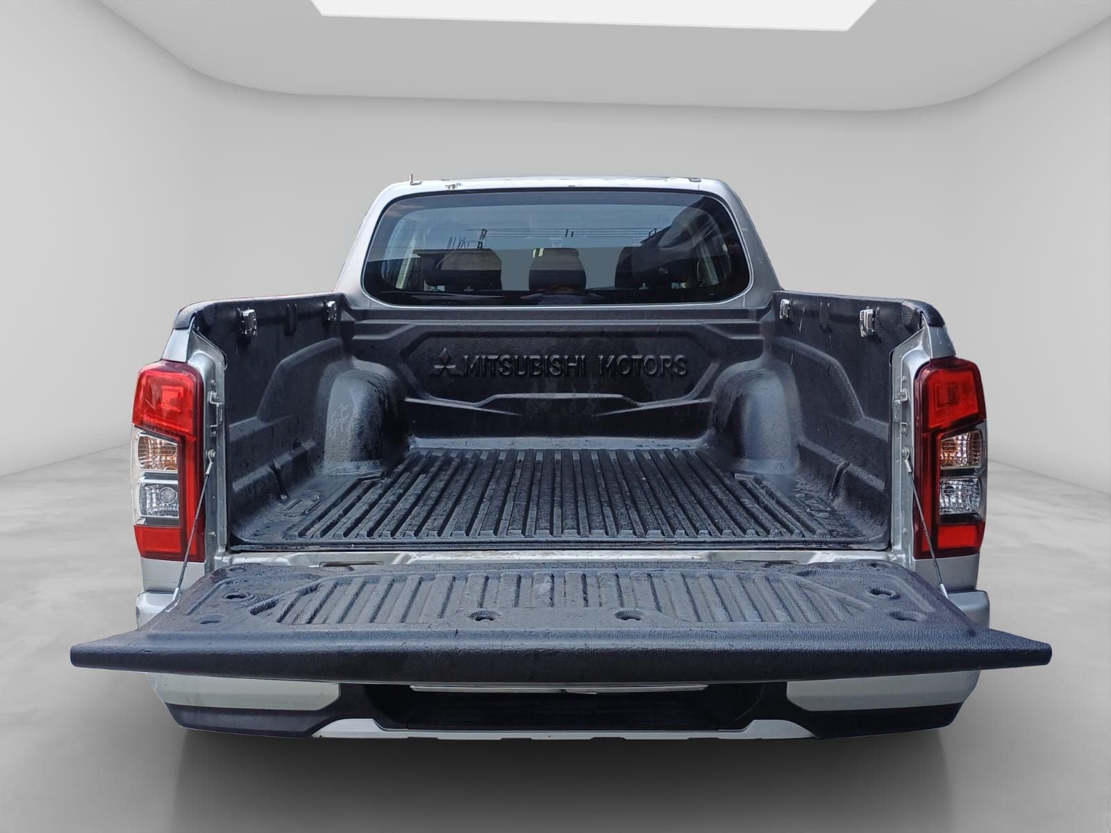 2020 Mitsubishi L200 2.4 Glx Cabina Doble 4x4 Diesel Mt