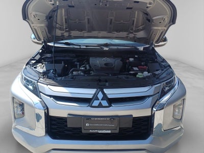 2020 Mitsubishi L200 2.4 Glx Cabina Doble 4x4 Diesel Mt