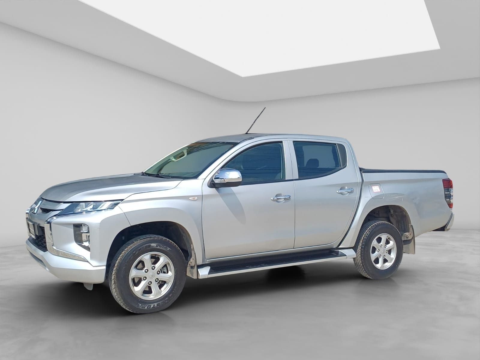 2020 Mitsubishi L200 2.4 Glx Cabina Doble 4x4 Diesel Mt