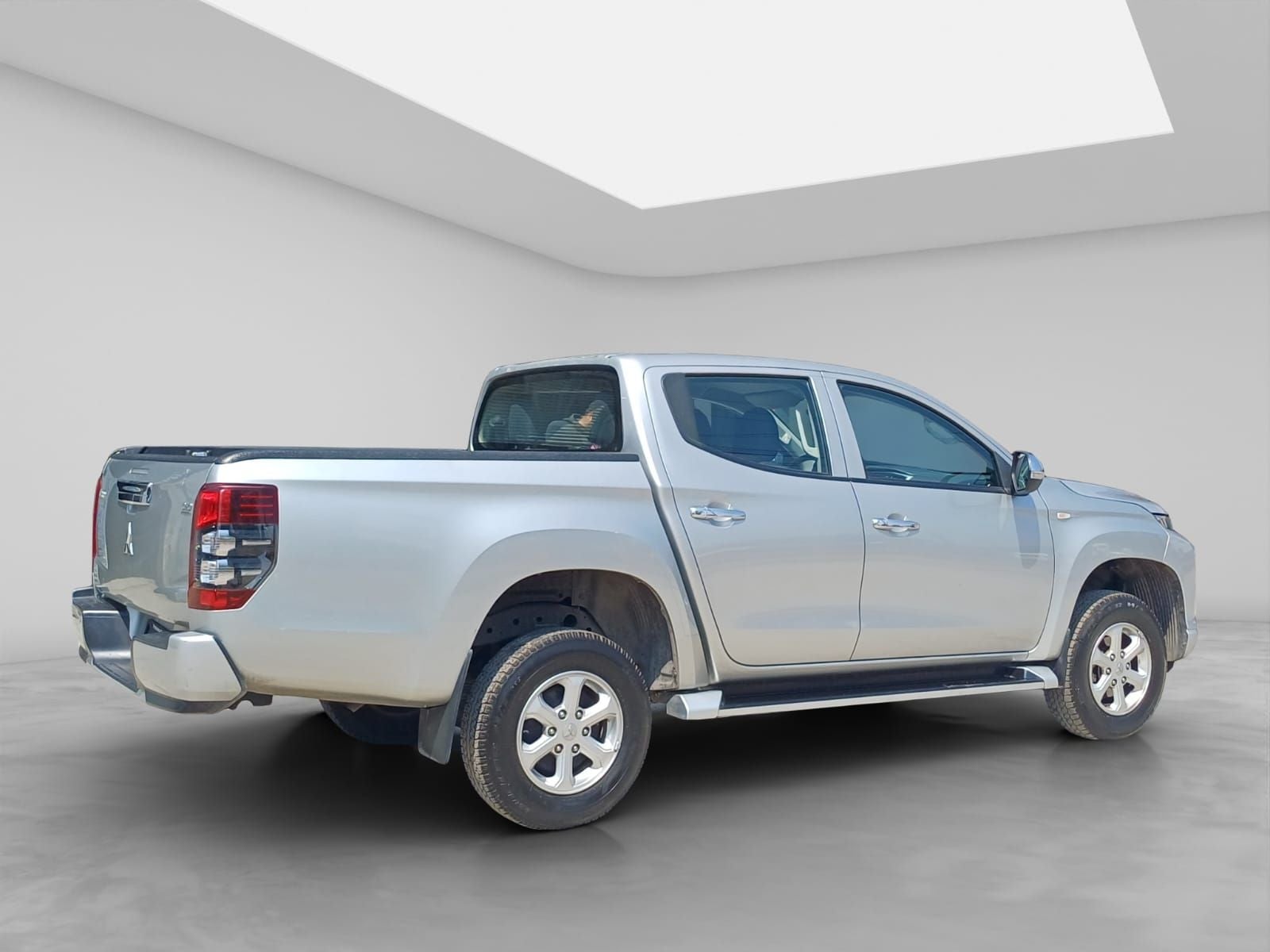 2020 Mitsubishi L200 2.4 Glx Cabina Doble 4x4 Diesel Mt