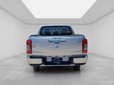 2020 Mitsubishi L200 2.4 Glx Cabina Doble 4x4 Diesel Mt