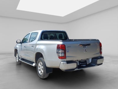 2020 Mitsubishi L200 2.4 Glx Cabina Doble 4x4 Diesel Mt