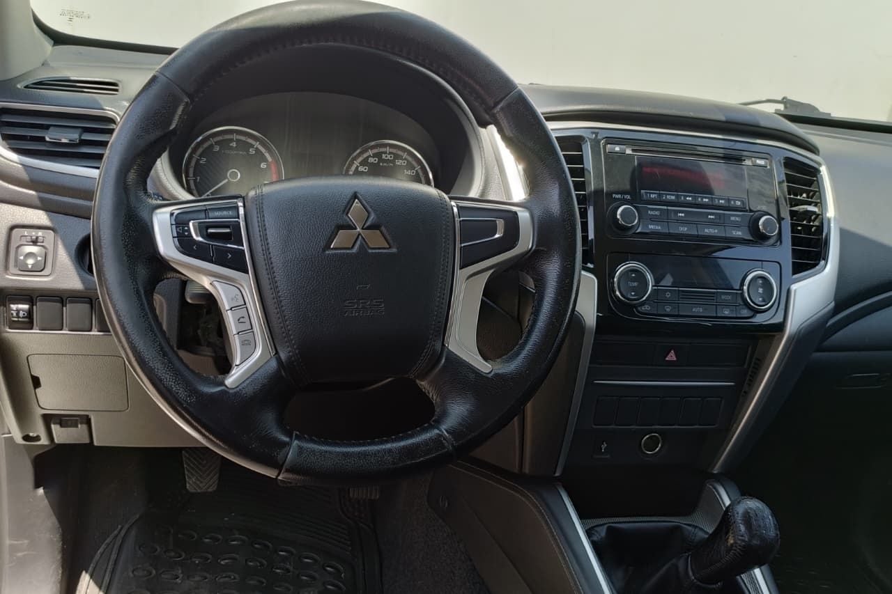 2023 Mitsubishi L200 2.4 Glx Cabina Doble 4x2 Mt