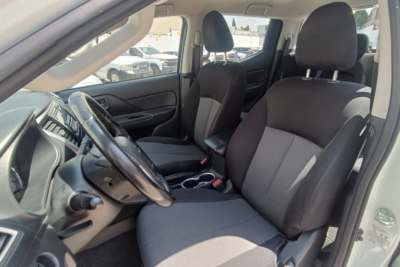 2023 Mitsubishi L200 2.4 Glx Cabina Doble 4x2 Mt
