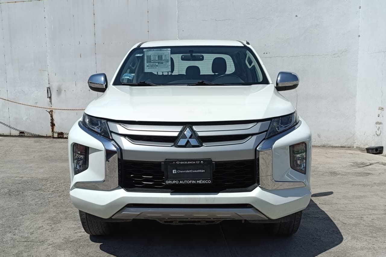 2023 Mitsubishi L200 2.4 Glx Cabina Doble 4x2 Mt