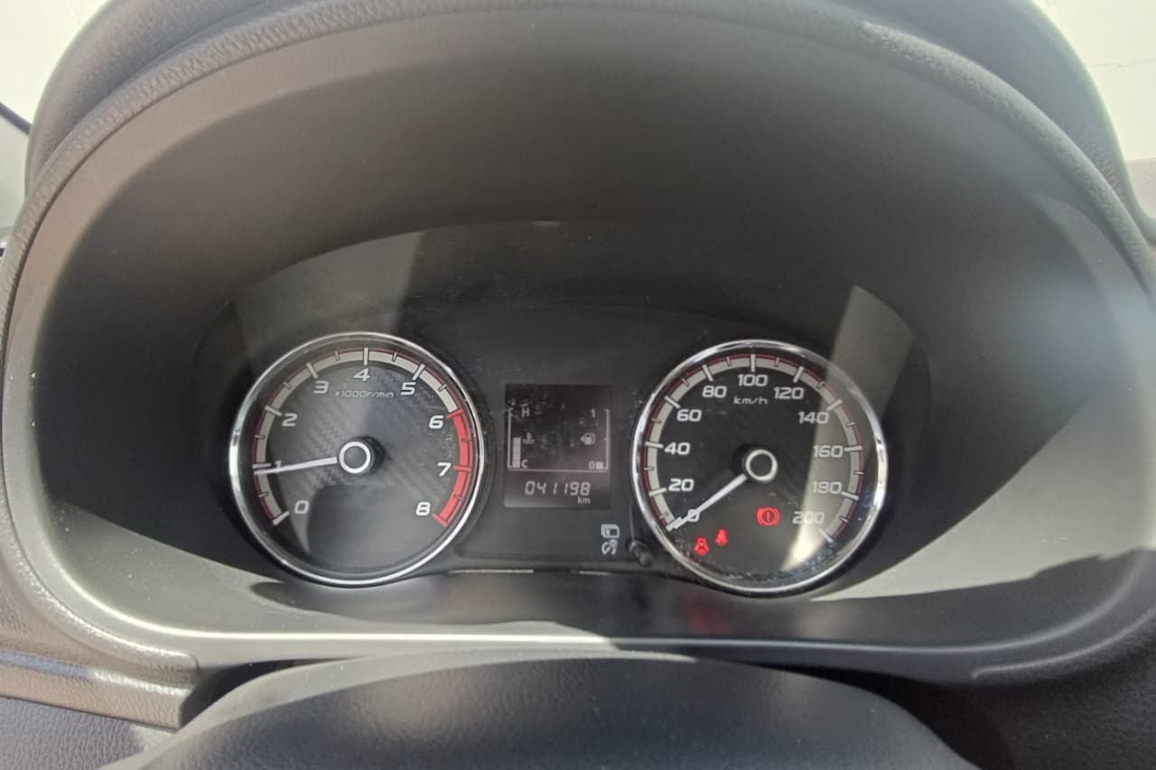 2023 Mitsubishi L200 2.4 Glx Cabina Doble 4x2 Mt
