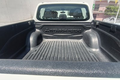 2023 Mitsubishi L200 2.4 Glx Cabina Doble 4x2 Mt