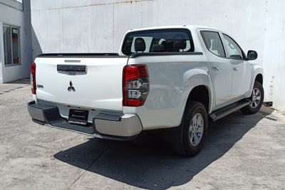 2023 Mitsubishi L200 2.4 Glx Cabina Doble 4x2 Mt