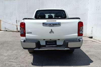 2023 Mitsubishi L200 2.4 Glx Cabina Doble 4x2 Mt