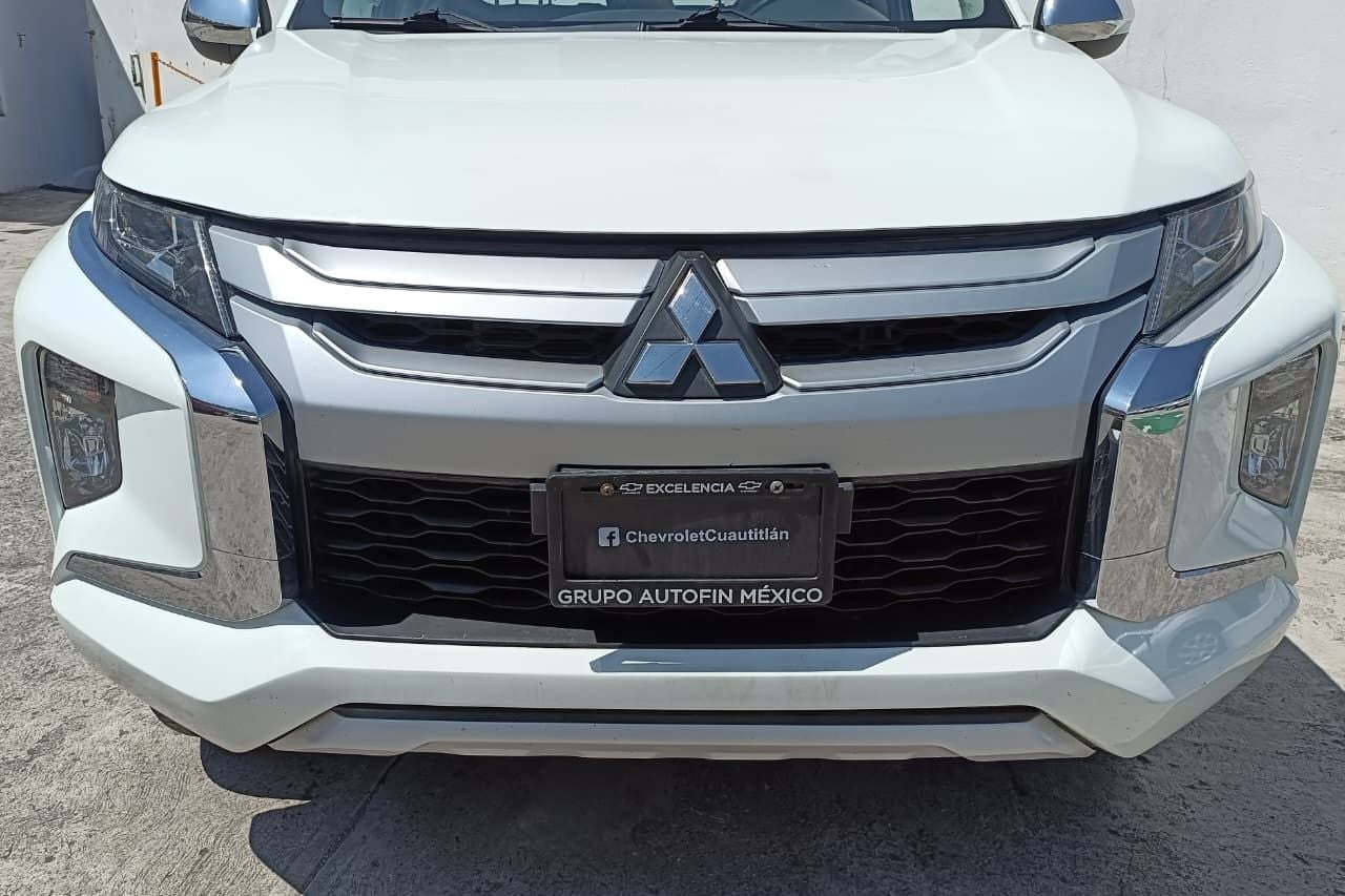 2023 Mitsubishi L200 2.4 Glx Cabina Doble 4x2 Mt