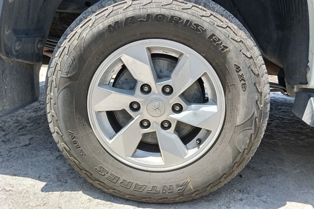 2023 Mitsubishi L200 2.4 Glx Cabina Doble 4x2 Mt