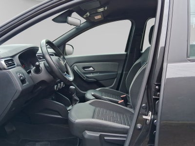 2023 Renault Duster 1.3 Iconic At