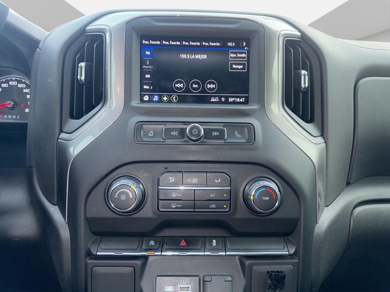 2022 Chevrolet Silverado 5.3 Doble cabina At