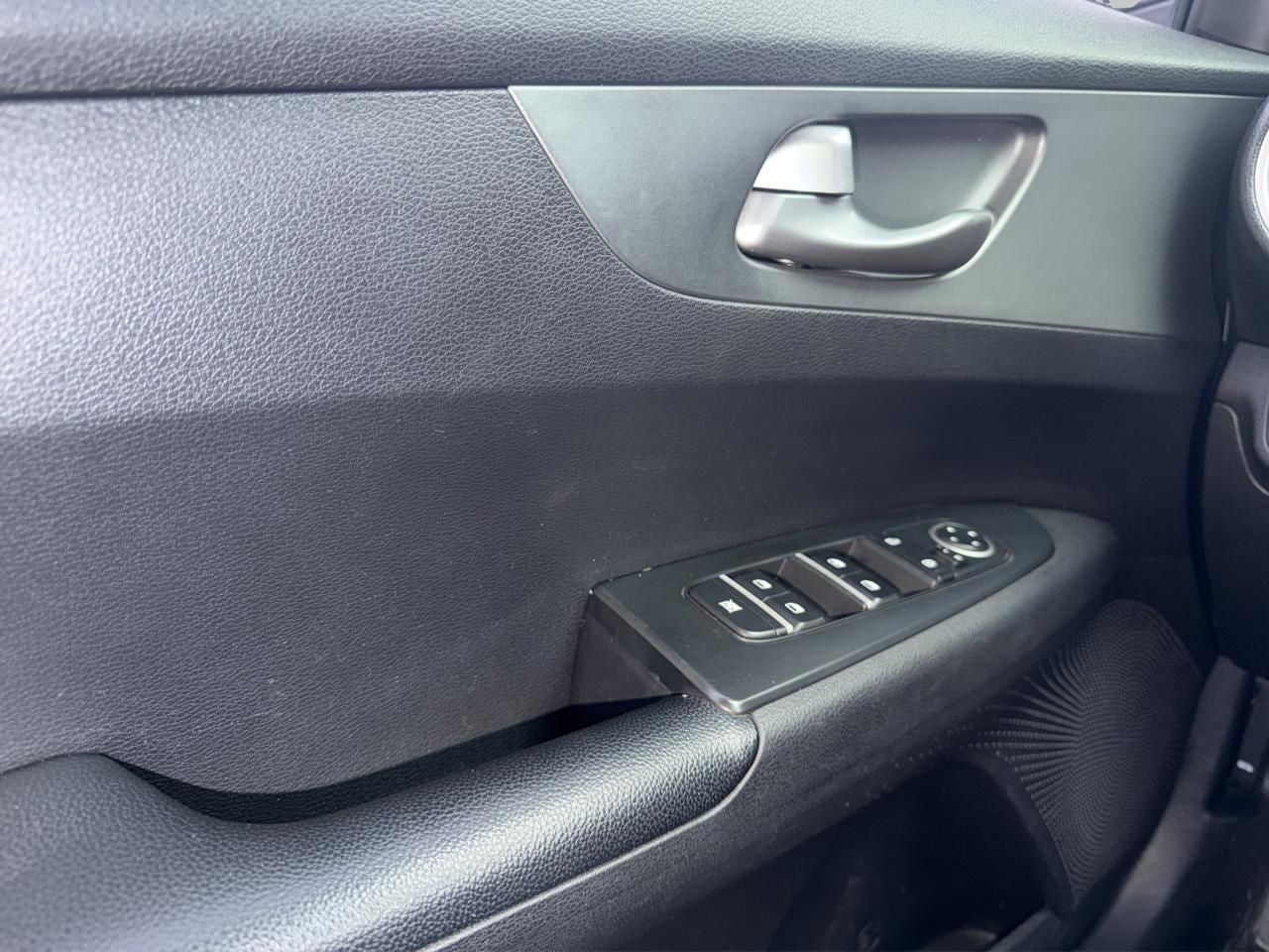 2021 Kia Forte 2.0 L 4 p At