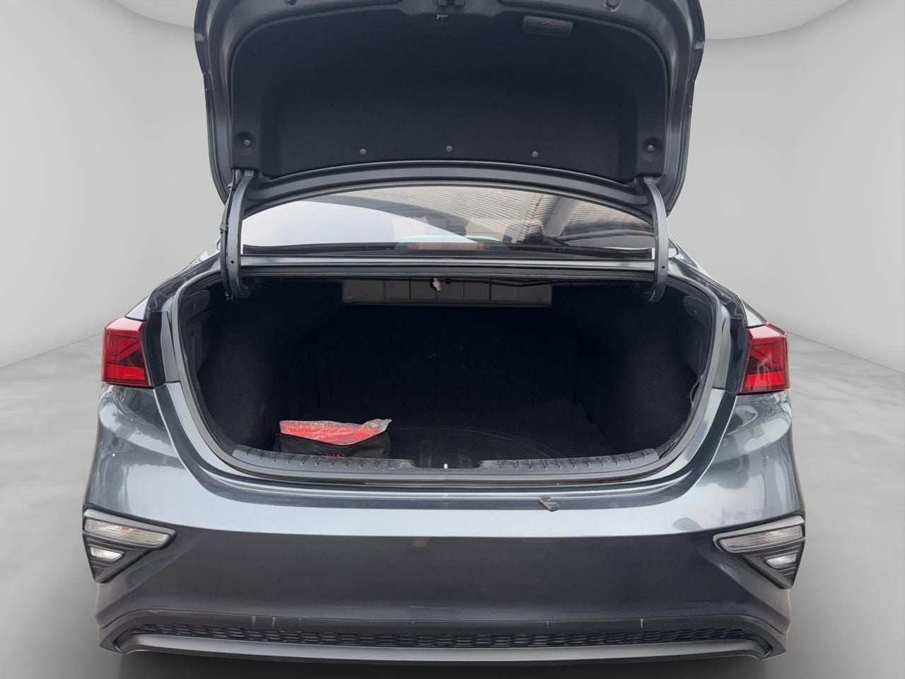 2021 Kia Forte 2.0 L 4 p At