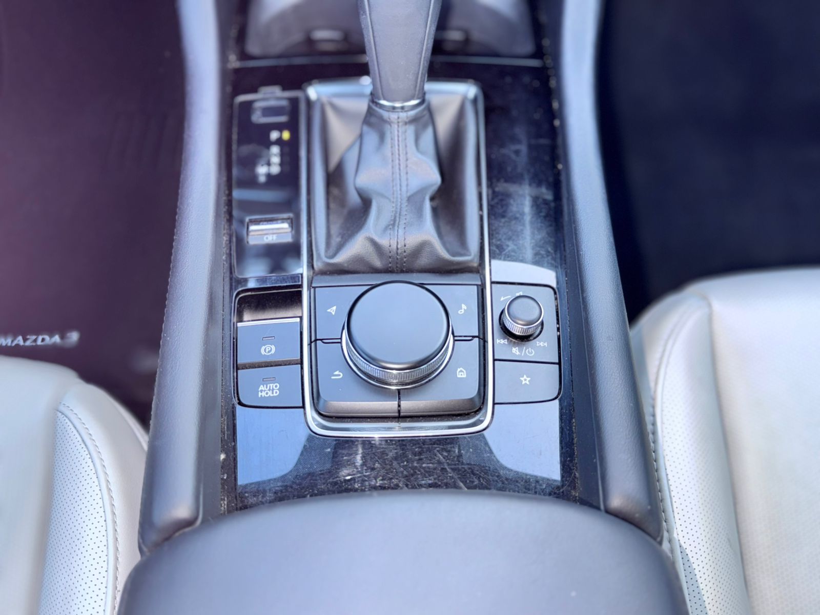 2025 Mazda Mazda 3 2.5 Signature Hb At