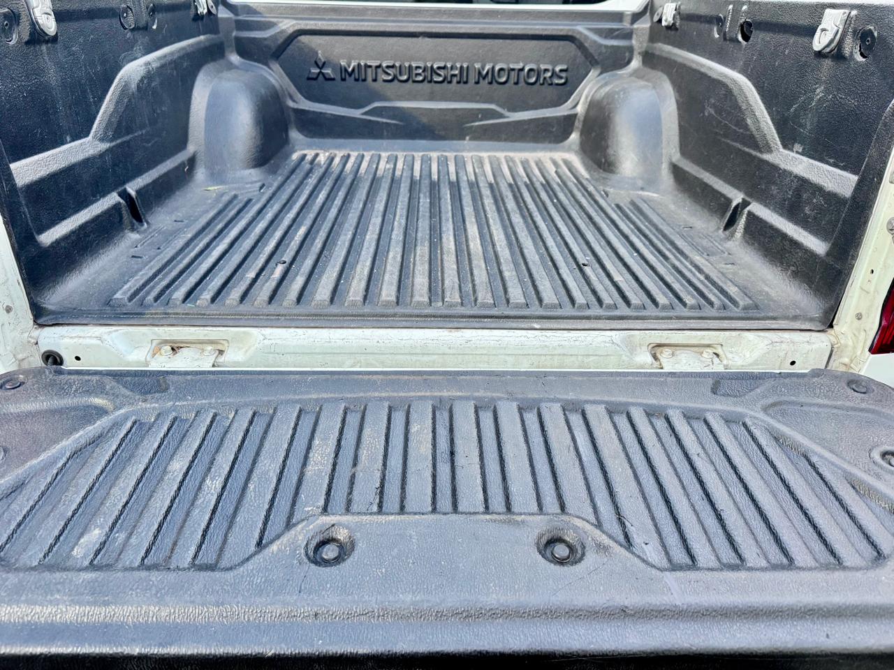 2022 Mitsubishi L200 2.4 GLX 4x2 Mt