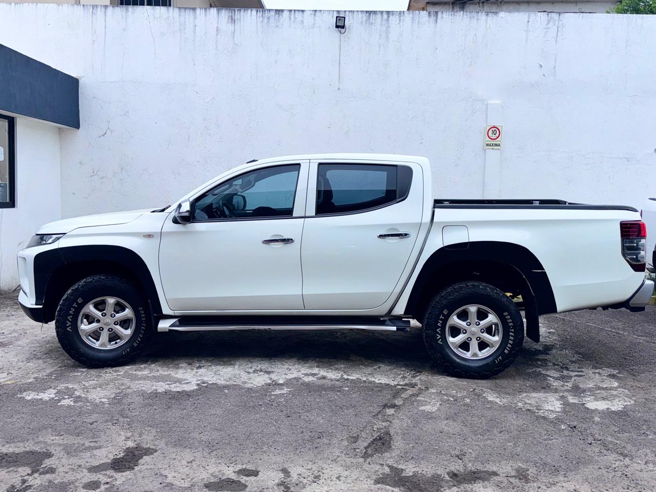 2022 Mitsubishi L200 2.4 GLX 4x2 Mt