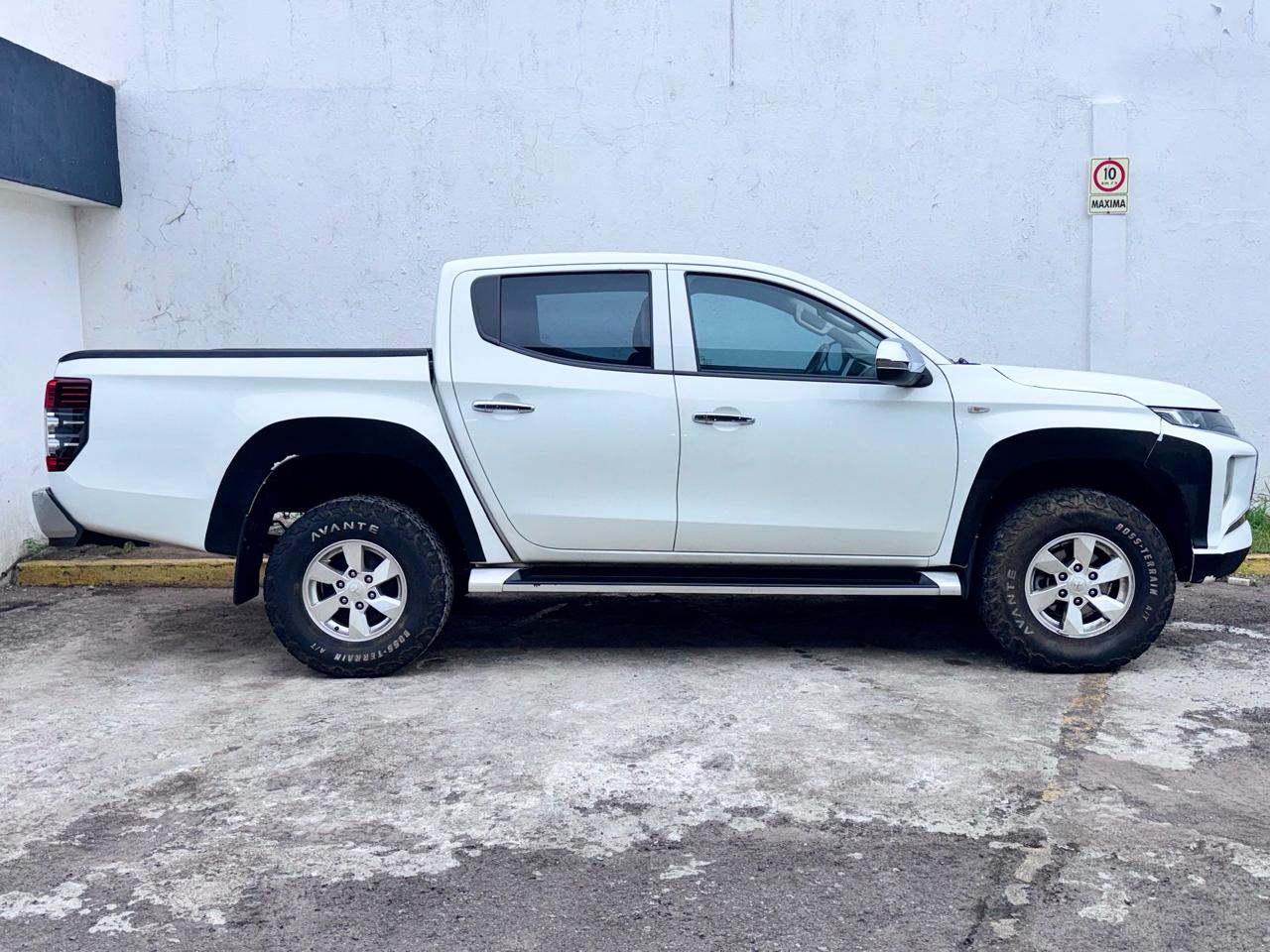 2022 Mitsubishi L200 2.4 GLX 4x2 Mt