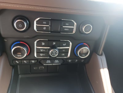 2023 Chevrolet Suburban 6.2 V8 High Country At