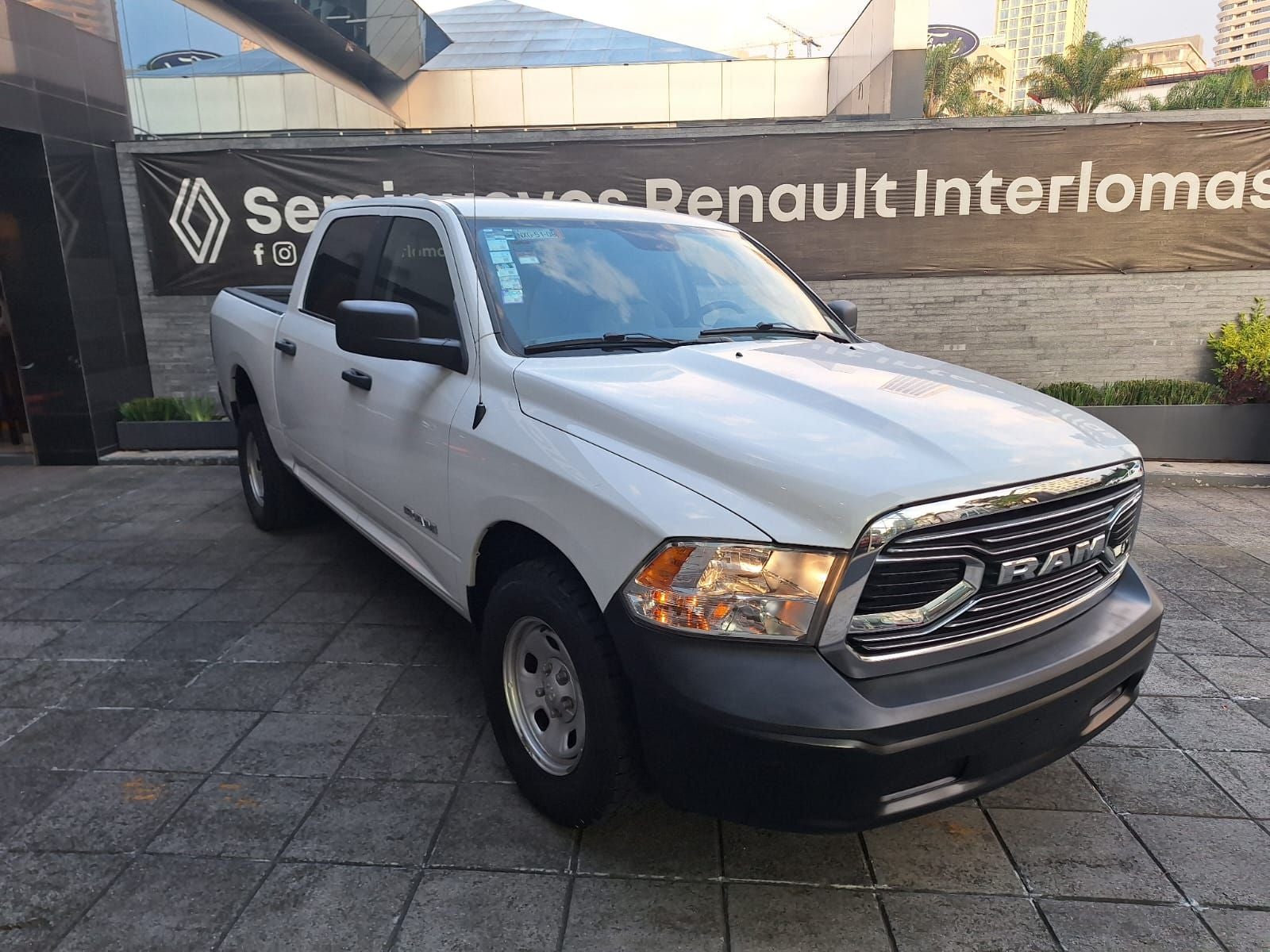 2020 RAM 1500 3.3 V6 XL Crew Cab 4x2 At