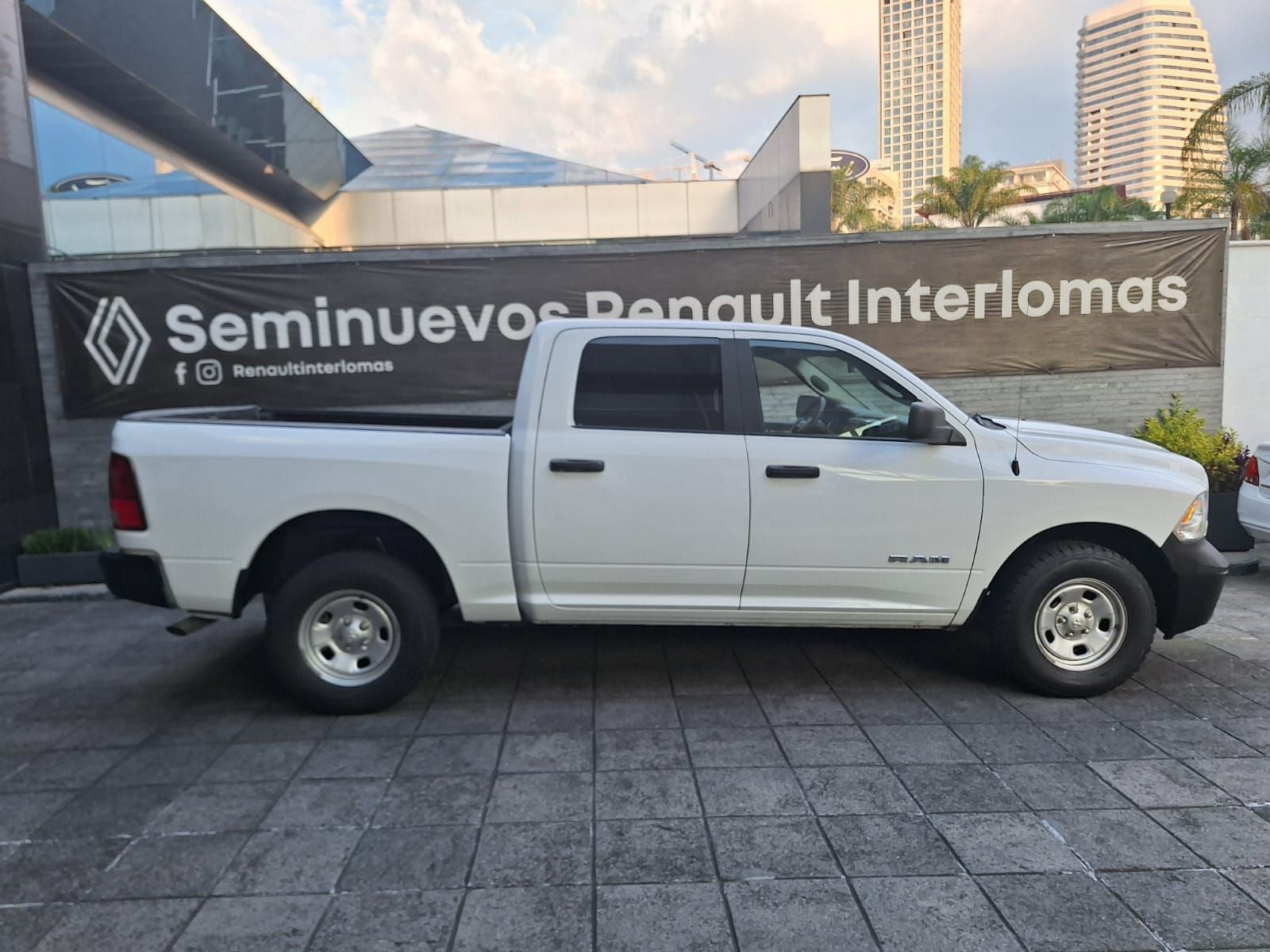 2020 RAM 1500 3.3 V6 XL Crew Cab 4x2 At