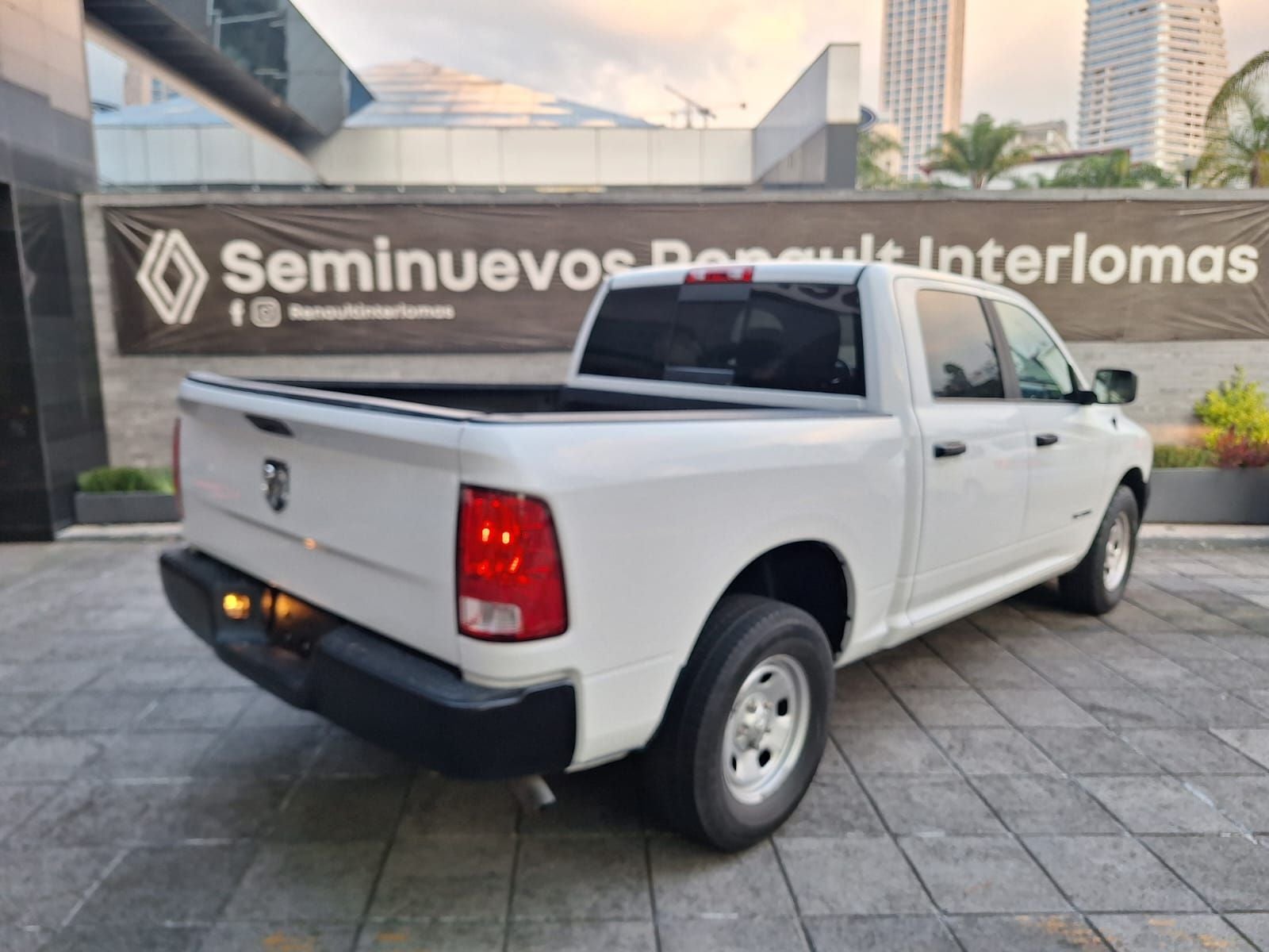 2020 RAM 1500 3.3 V6 XL Crew Cab 4x2 At