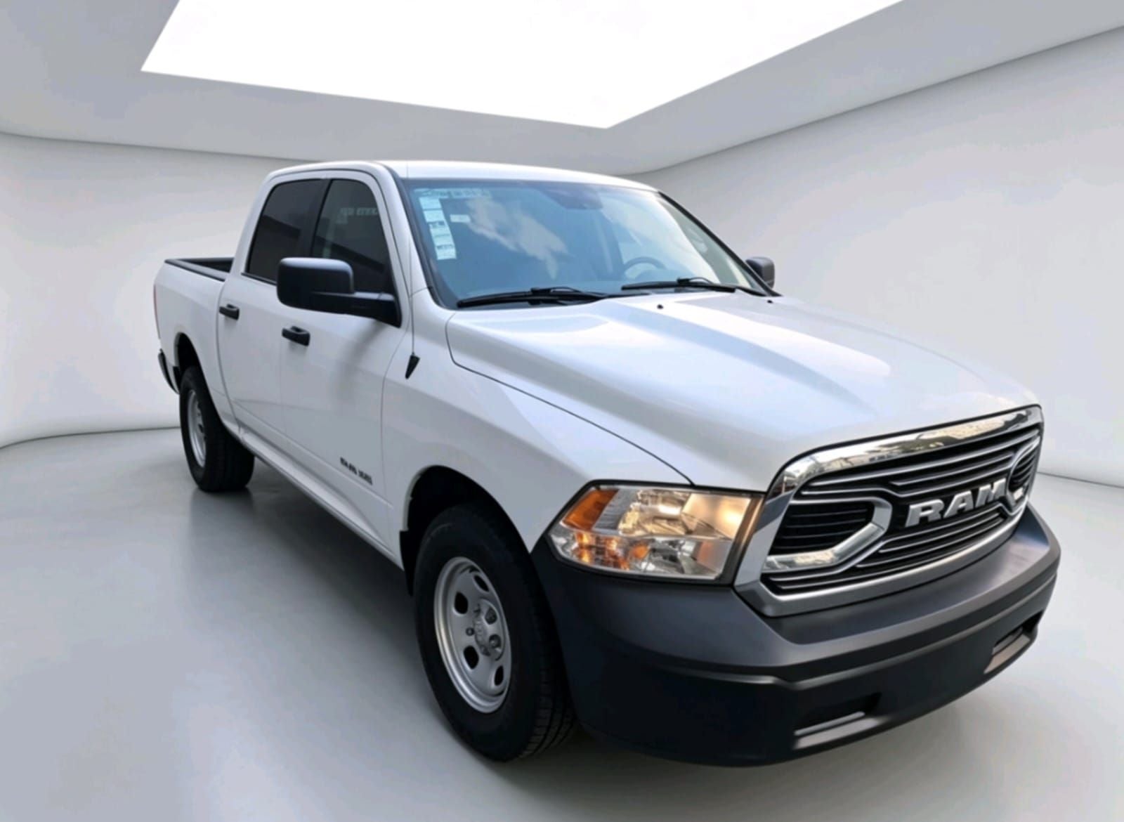 2022 RAM 1500 SLT Trabajo Crew Cab