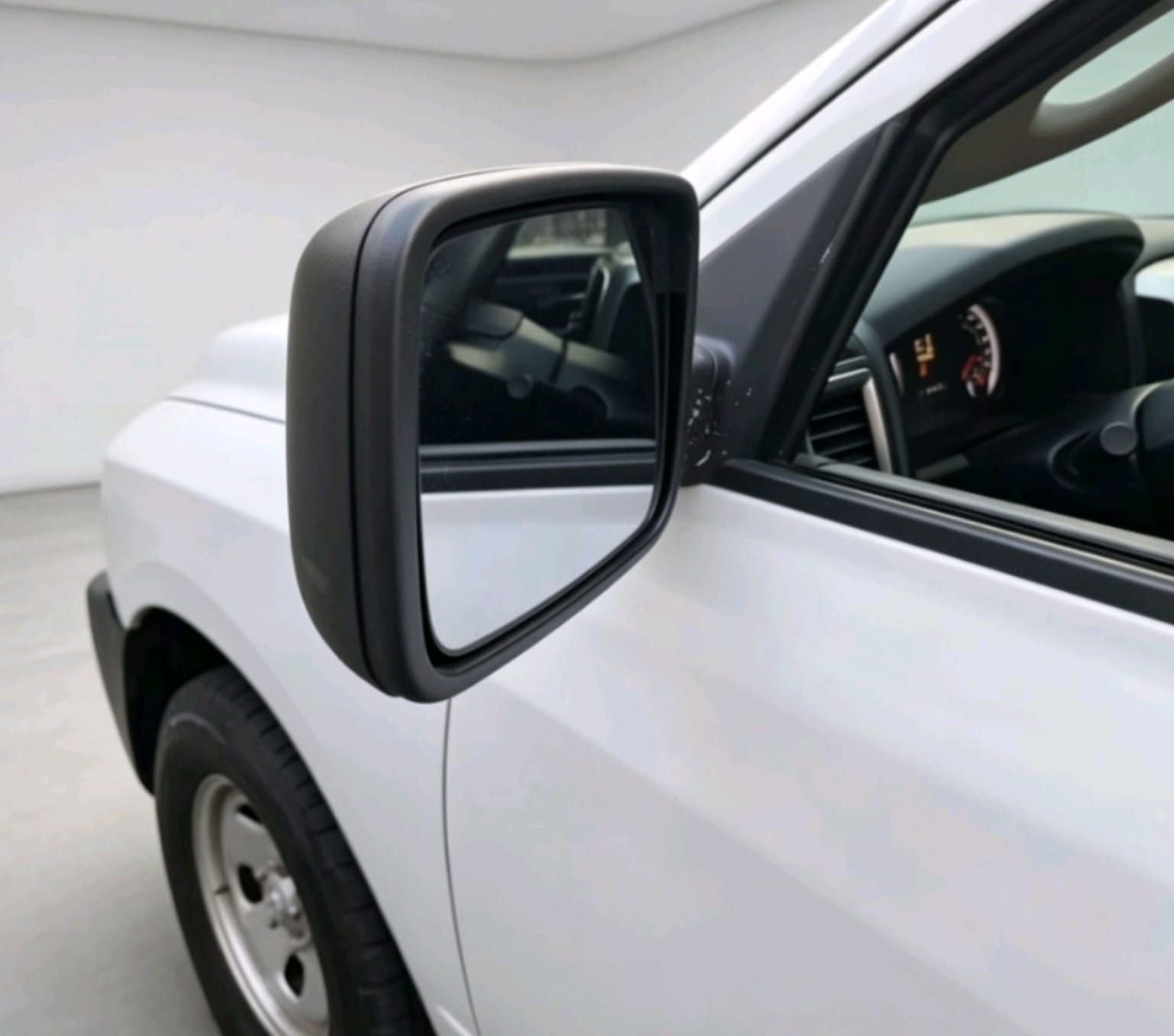 2022 RAM 1500 SLT Trabajo Crew Cab