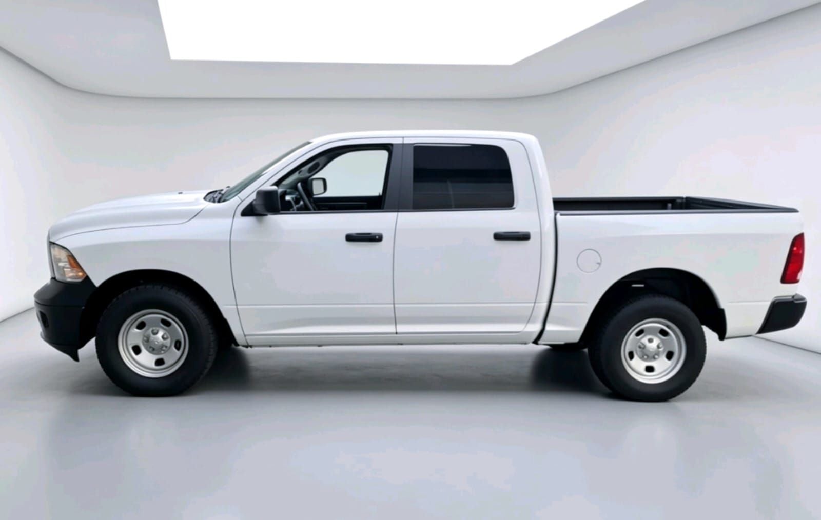 2022 RAM 1500 SLT Trabajo Crew Cab