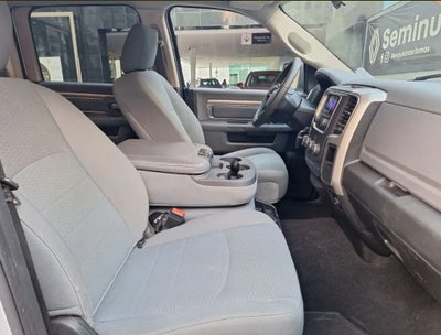 2022 RAM 1500 SLT Trabajo Crew Cab
