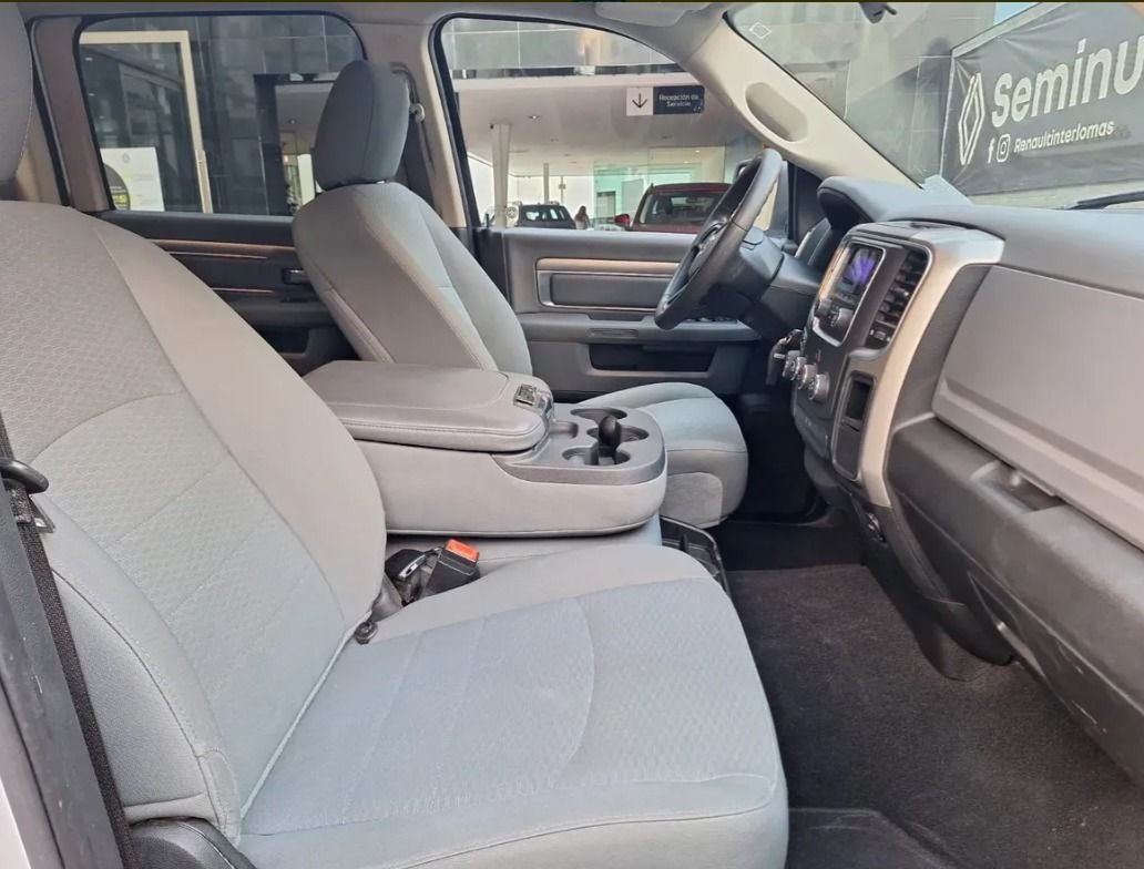 2022 RAM 1500 SLT Trabajo Crew Cab