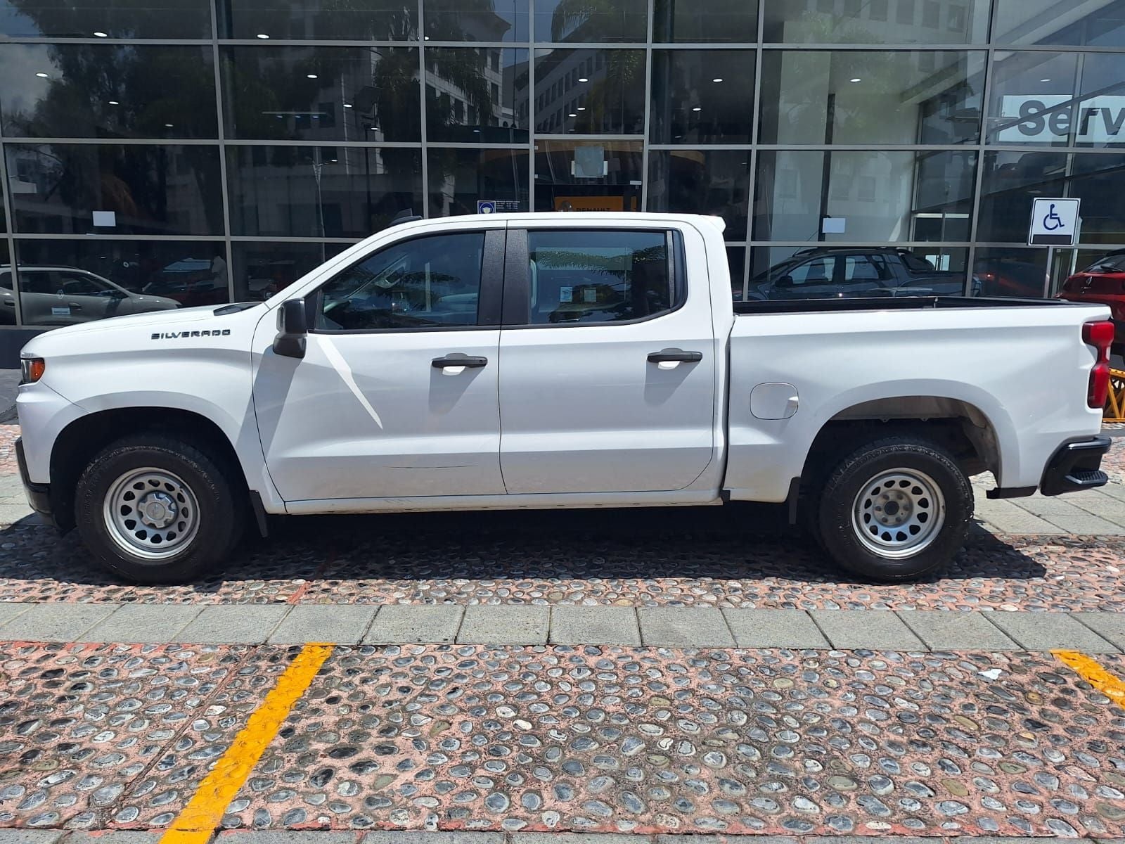 2020 Chevrolet 1500 4.3 V6 Doble Cabina 1500 At