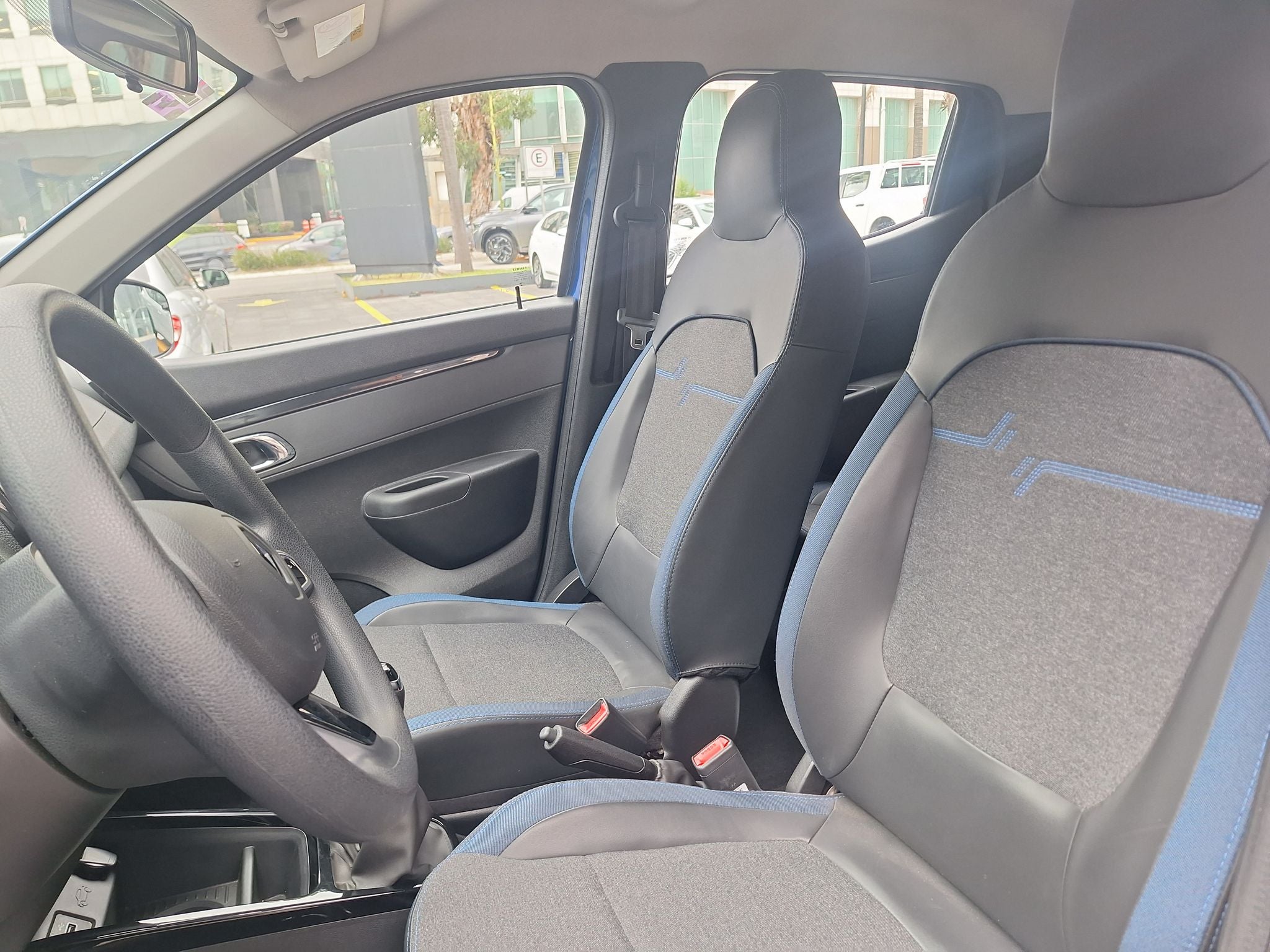 2025 Renault Kwid 1.0 Iconic Mt