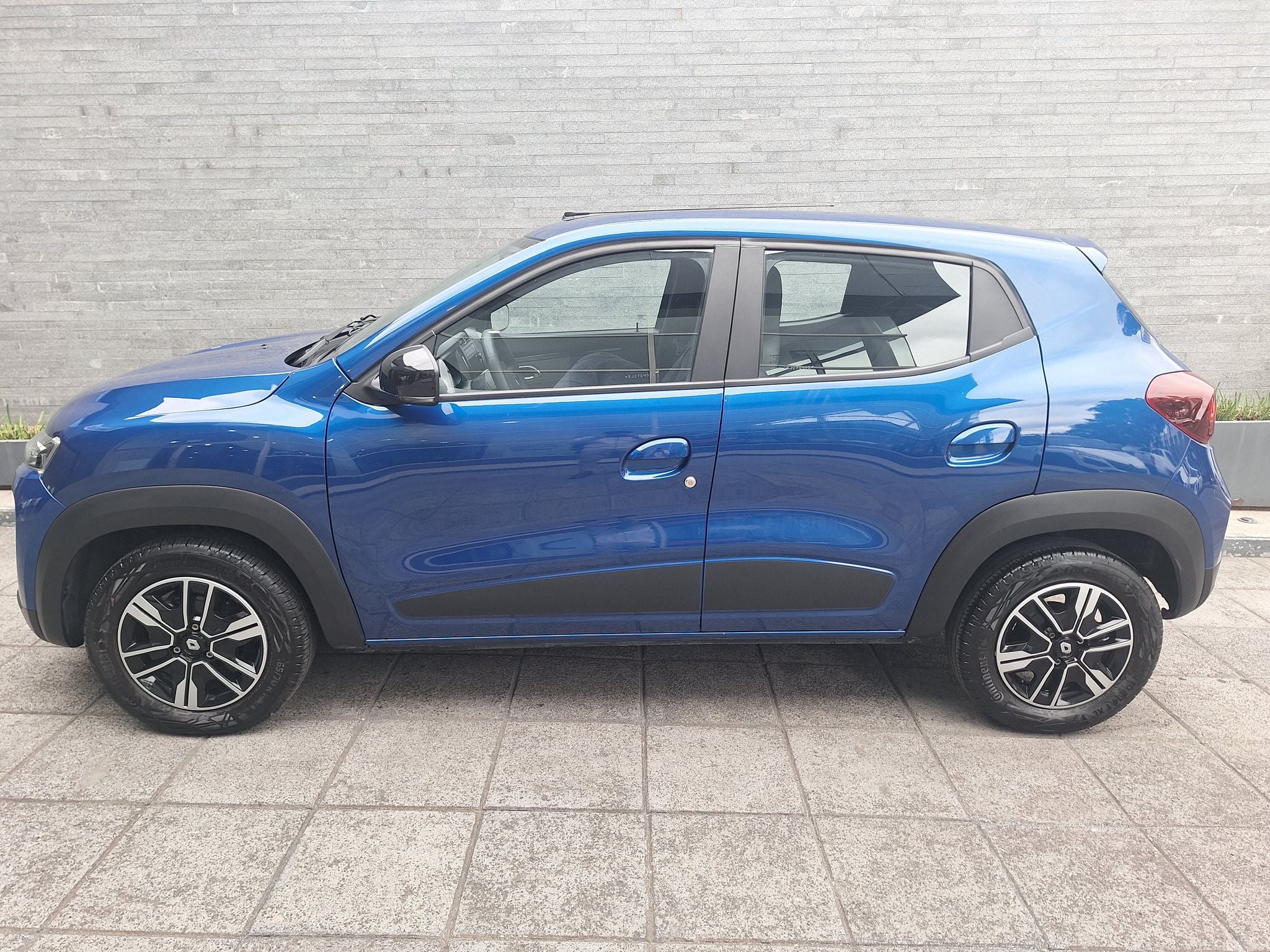 2025 Renault Kwid 1.0 Iconic Mt